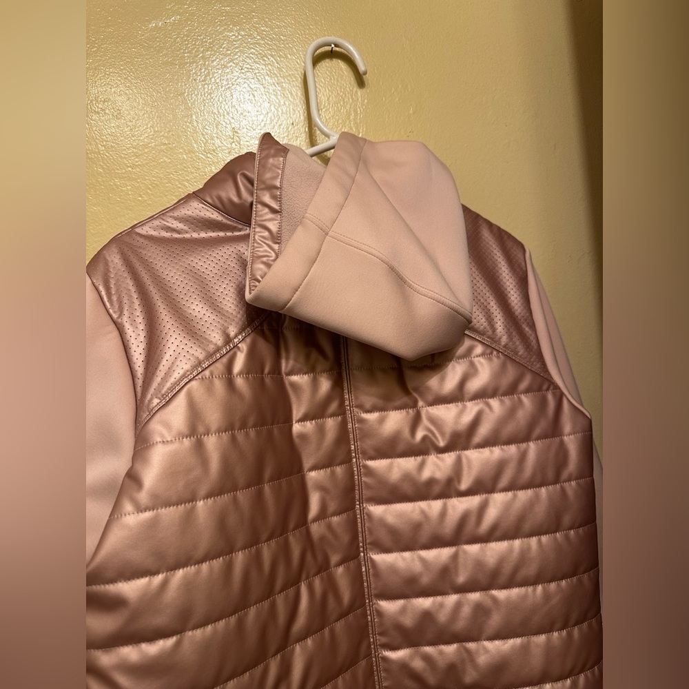 CALIA by Carrie Underwood Metallic Pink Puffer Jacket - Picture 3 of 3